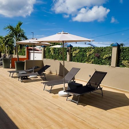 Evasion En Plein Coeur De La Ville T2 Jacuzzis Sauna Et Piscine Au Centre De Port-Louis Luaran gambar