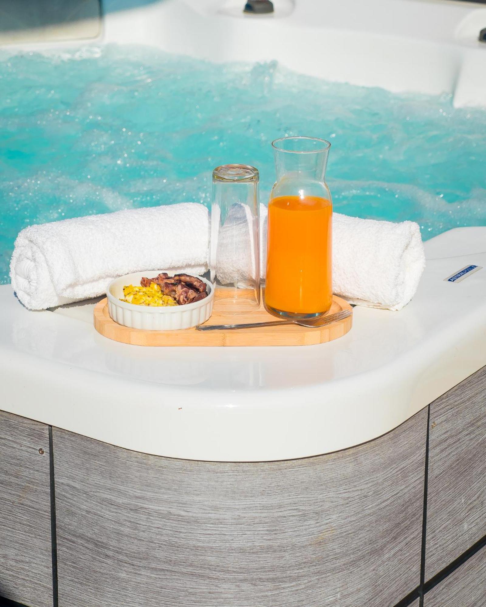 Evasion En Plein Coeur De La Ville T2 Jacuzzis Sauna Et Piscine Au Centre De Port-Louis Luaran gambar